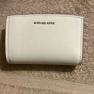Michael Kors Bryant Medium Zip Around Wallet